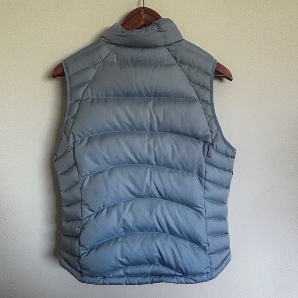 Patagonia Baby Blue Puffer Vest Size: Medium 85% Goosedown 15% goose feathers - Picture 3 of 8